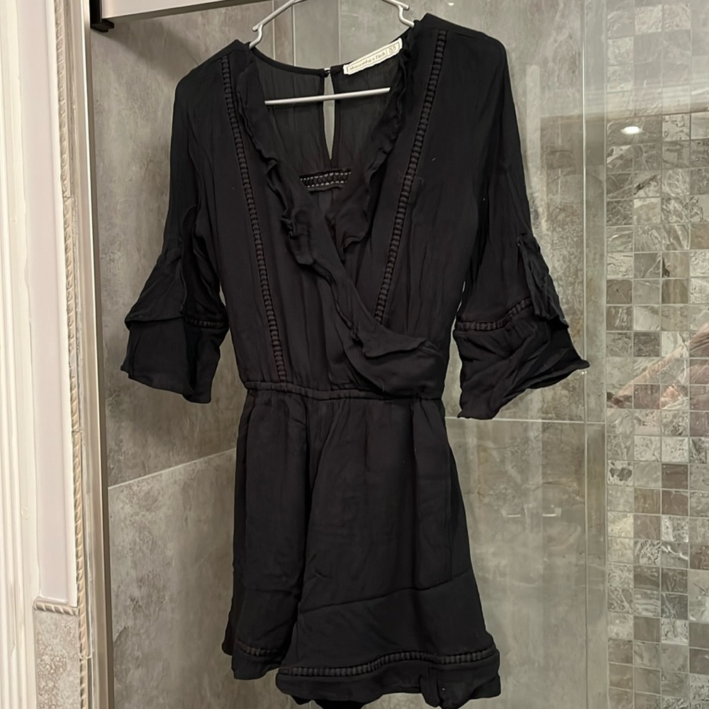 Abercrombie & Fitch XS Romper- lined in stretch gauzy fabric w/ crochet detail